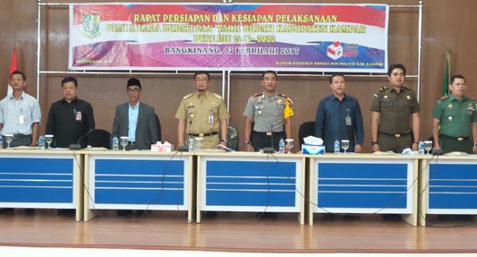 Pimpin Rapat Persiapan, Pj Bupati Optimis Pilkada Kampar Lancar