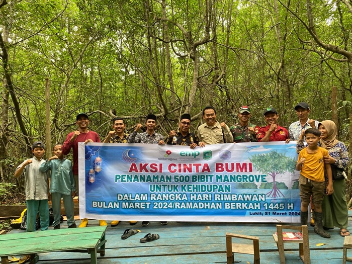 Pj Kades Lukit Apresiasi Kelompok Mangrove Formula dan EMP-PT ITA