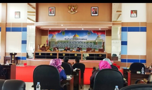 Seluruh Fraksi Setuju Ranperda Inisiatif DPRD Tentang Hymne dan Mars Dijadikan Perda