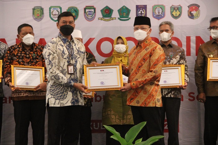 Gubernur Rohidin Lantik 80 Orang  Pengurus Cabang IOF Bengkulu Selatan Masa Bhakti 2019-2023