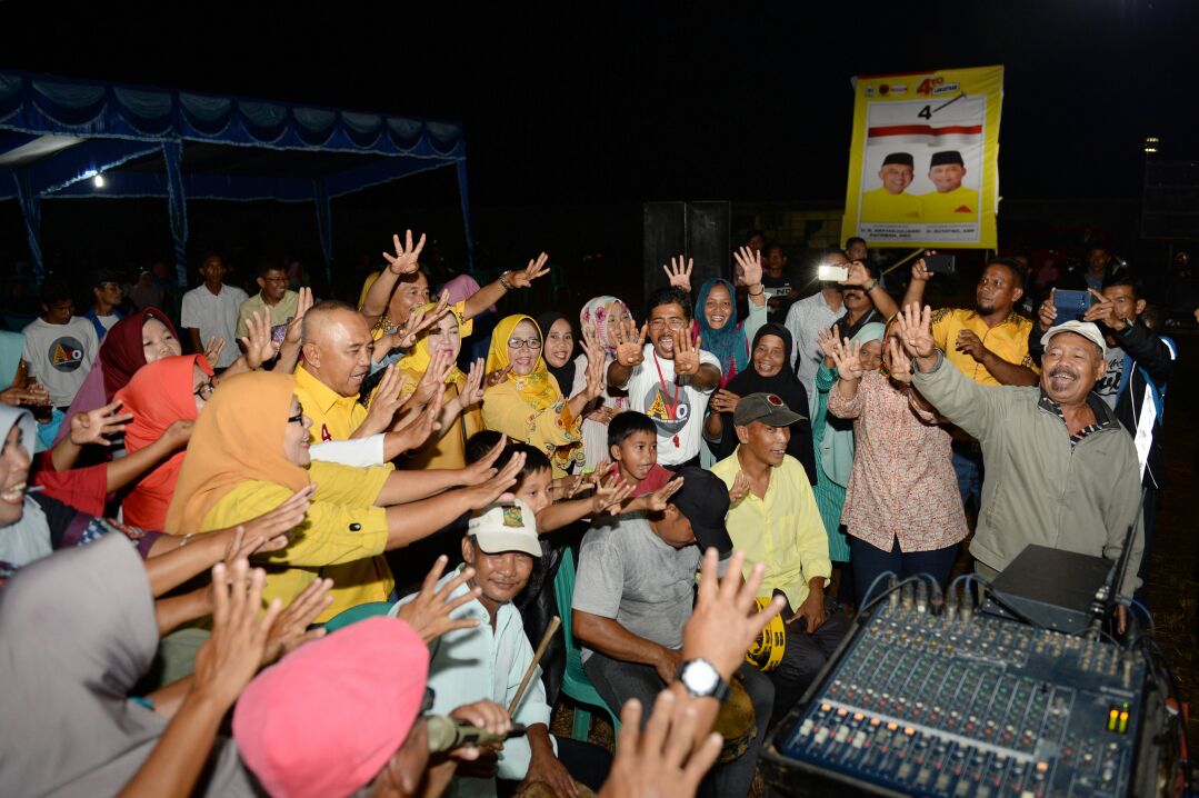 Koalisi Paslon Nomor 4 di Kuansing Gelar Pesta Randai Paling Meriah