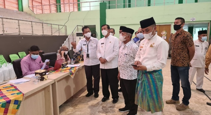 Walikota Pekanbaru Mengecek Pemberian Vaksin di UIR