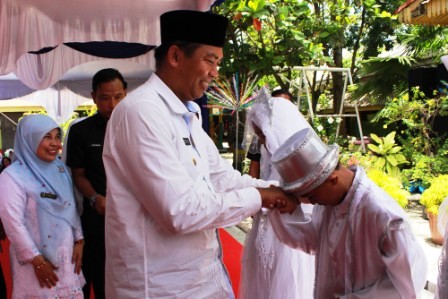  Walikota Buka Khatam Al-Qur'an dan Makan Bajambau SMP Negeri 20 Kota Pekanbaru