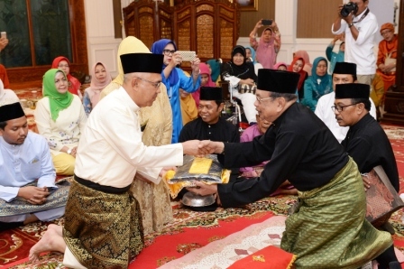 Gubri Terima Gelar Datuk Setia Amanah Dari LAM