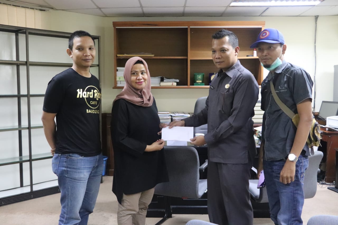 Sekwan DPRD Riau Bantu Korban Bencana Sulteng Melalui FPR