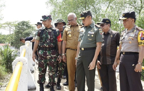 Pjs Bupati Inhil Hadiri Penutupan TMMD ke 101 di Keritang