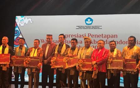 Gubernur Riau Terima 11 Sertifikat Warisan Budaya Dari Mendikbud, Berikut  Rinciannya