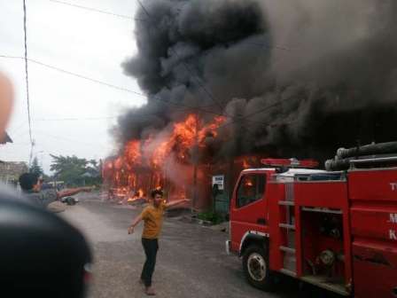 Sijago Merah Hanguskan 12 Rumah di Bagansiapiapi