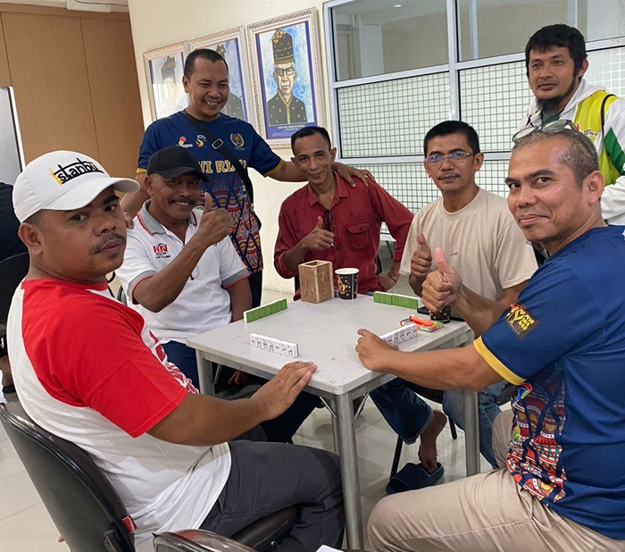 Pererat Silaturahmi, PWI Riau Gelar Pertandingan Domino dan Tenis Meja