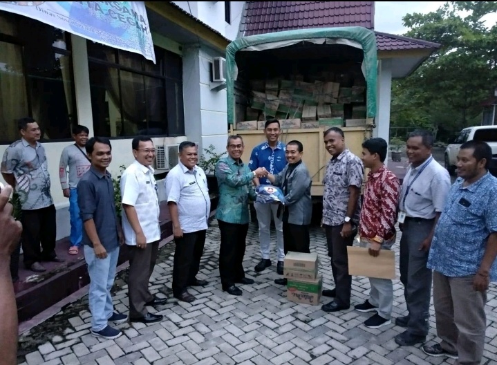 Diterima Bupati Mursini, PT RAPP Serahkan Bantuan Banjir Kuansing