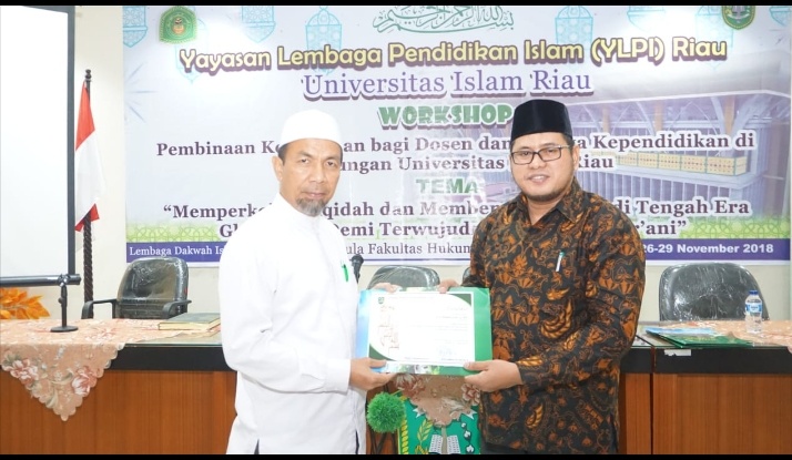 Hadirkan Dr. Mustafa Umar, 111 Dosen dan Pegawai UIR  Ikuti Pembinaan Ke-Islaman LDIK
