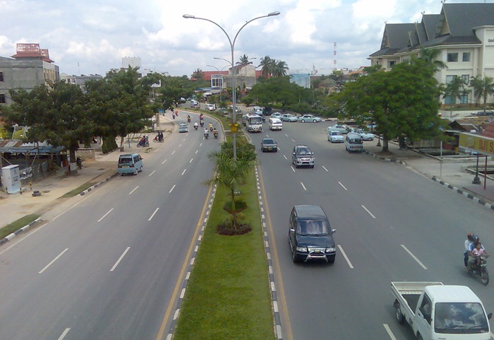 Penertiban Baliho di Jalan Protokol, Walikota Pekanbaru Ingin Jadikan Jalan Sudirman Jalur Hijau