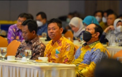 Bupati Rohil Hadiri Rapat Koordinasi Gubernur se Sumatera di Pekanbaru