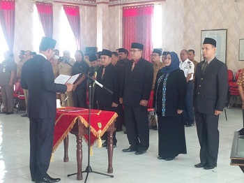  Bupati Suyatno Lantik 4 Direksi PD Sarana Pembangunan Rohil