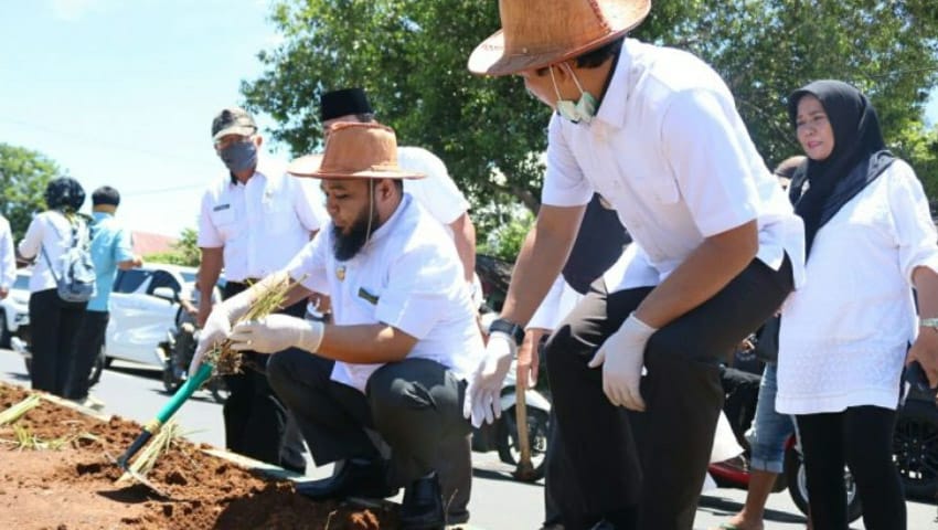 Walikota Helmi Ajak Masyarakat Sukseskan Gerakan Ayo Menanam