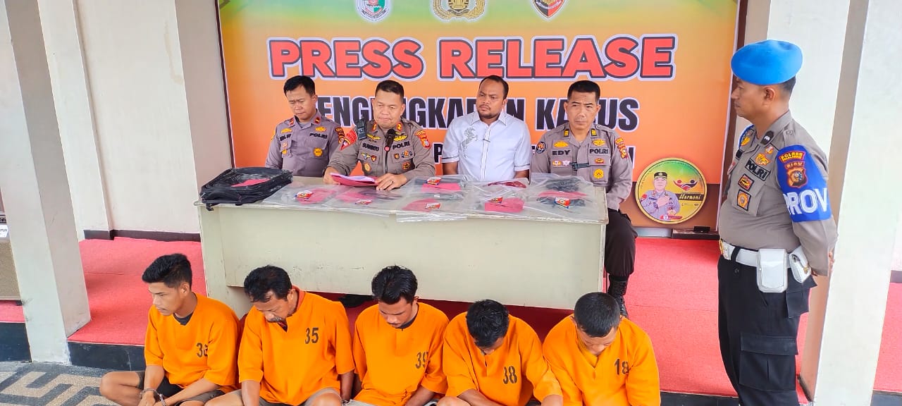 Polres Pelalawan Tangkap Pelaku Spesialis Pencuri Alat Berat Excavator