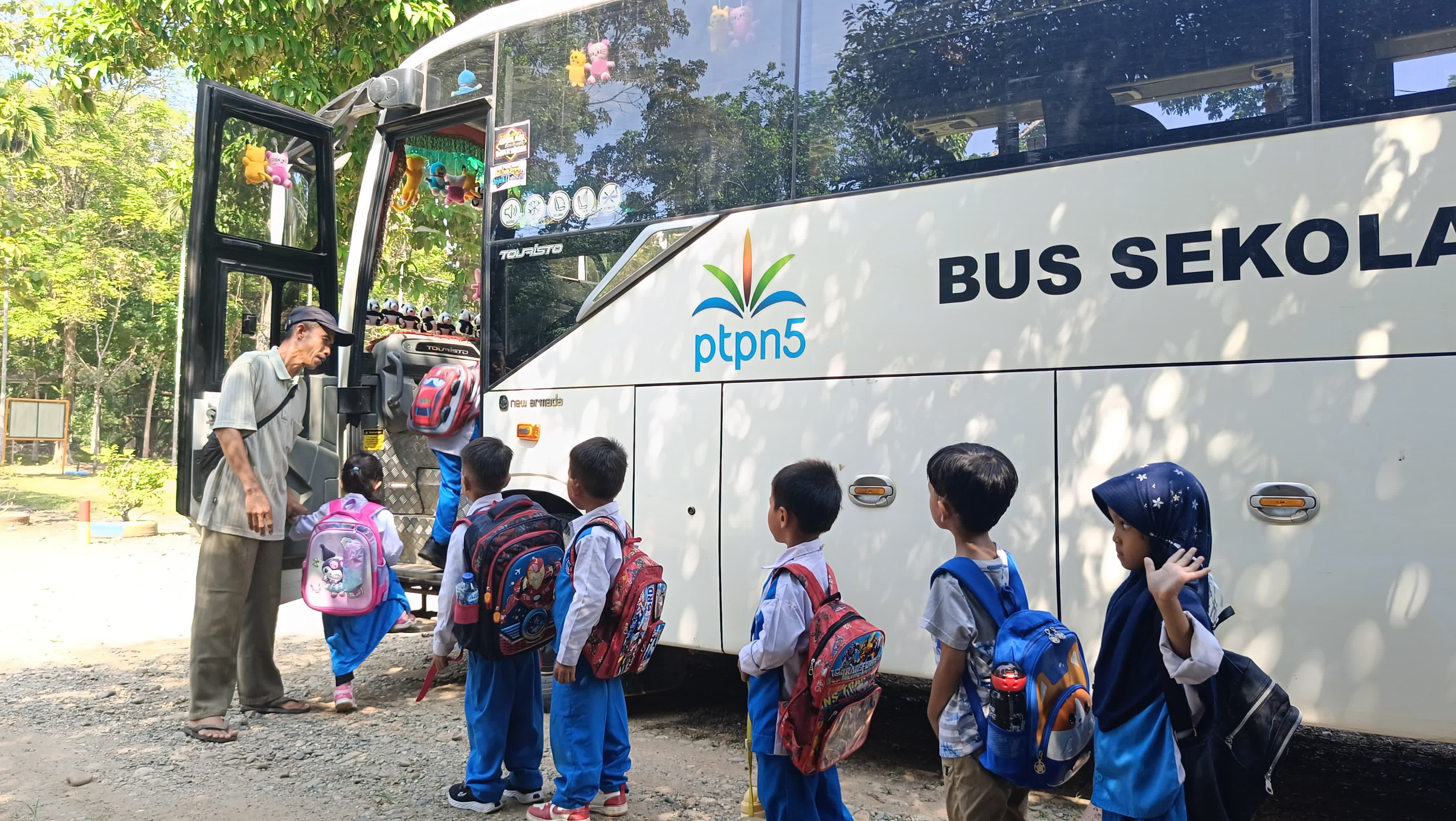 Hari Anak Nasional,  Komitmen PTPN IV Regional III Sehatkan dan Cerdaskan Generasi Masa Depan Bangsa