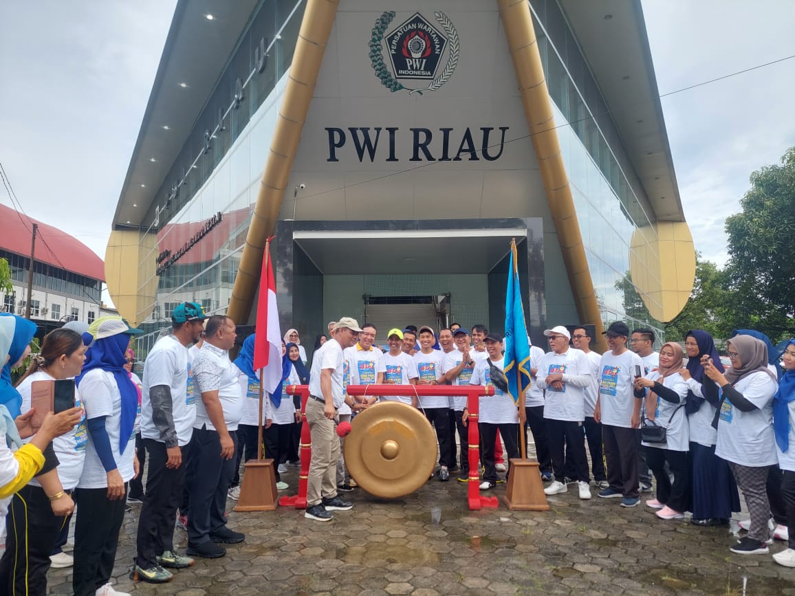 Ditandai Pemukulan Gong, PWI Riau Kick-Off Pelaksanaan HPN Riau 2025