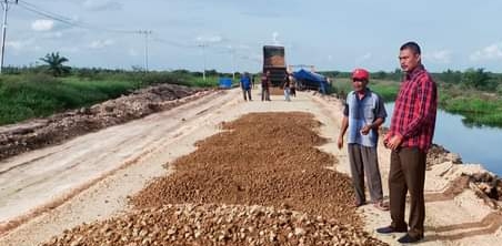 Kades Minta Pemprov Riau Lakukan Pengaspalan Jalan Sontang-Duri 2021