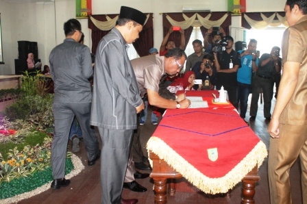 Lantik Pengurus Asosiasi Futsal Rohil, Bupati Harapkan Menjadi Cabor Kebanggaan 