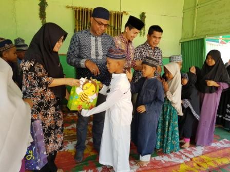 Berbagi Berkah Ramadan, Alumni UNRI RAPP Santuni Anak Yatim