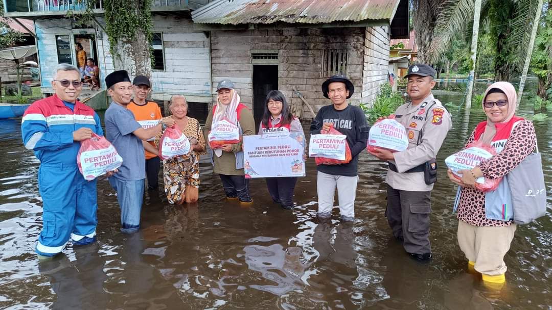 Pertamina EP dan PHE Kampar Kembali Salurkan Bantuan Bahan Pokok