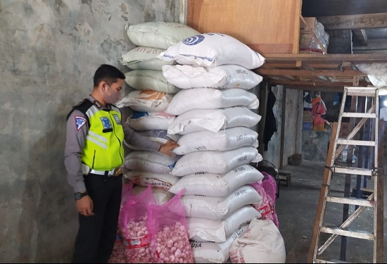 Hindari Kelangkaan Dimasa Pandemi, Polres Lakukan Pengecekan Bahan Pokok Pada Agen Distributor