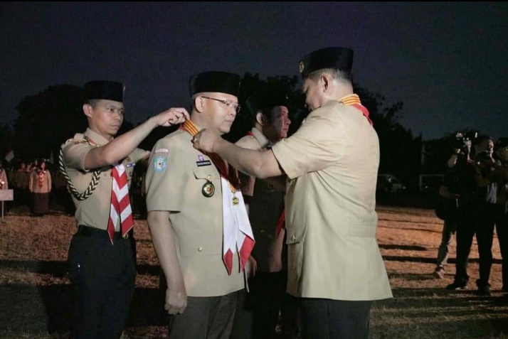 Hari Pramuka Ke 58, Gubernur Rohidin Mersyah Terima Penghargaan Lencana Melati