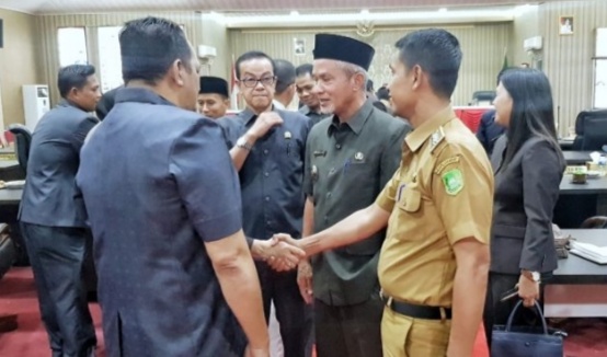  Wabup Hasyim Hadiri Paripurna Penetapan Calon Pimpinan DPRD Meranti