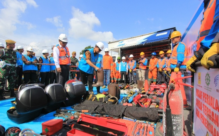 PLN Lakukan Gelar Pasukan Siaga Amankan Kelistrikan Jelang Perayaan Natal dan Tahun Baru di Riau - K