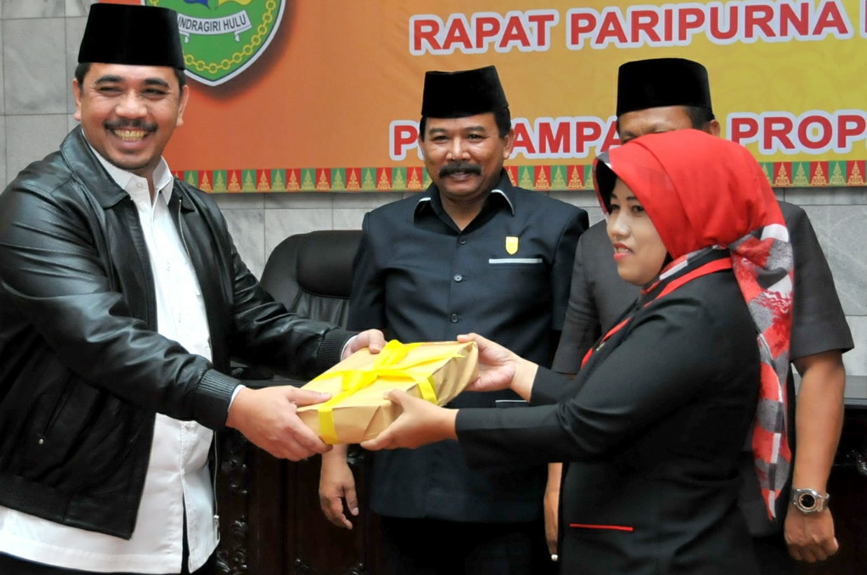 DPRD Sahkan APBD Inhu 2017