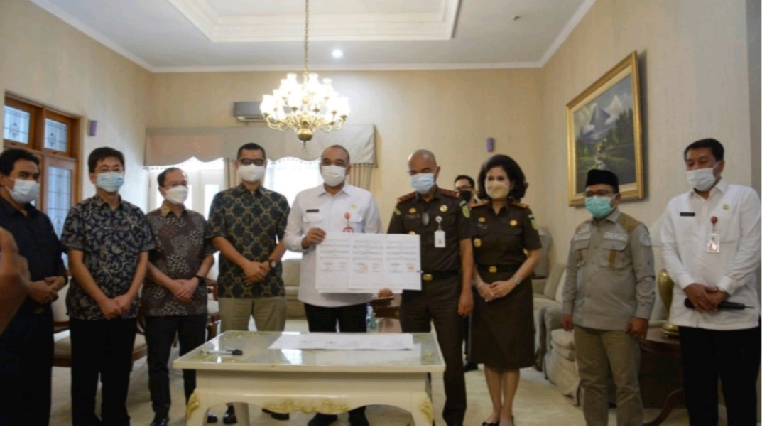 Bupati Tangerang Serahkan Lahan 6.965 M2 kepada Kejati Banten 