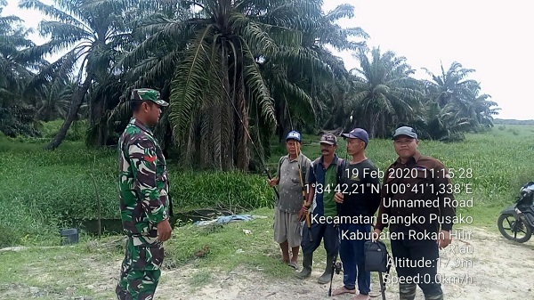 Babinsa Terus Bergerak Sosialisasikan Bahaya Karhutla