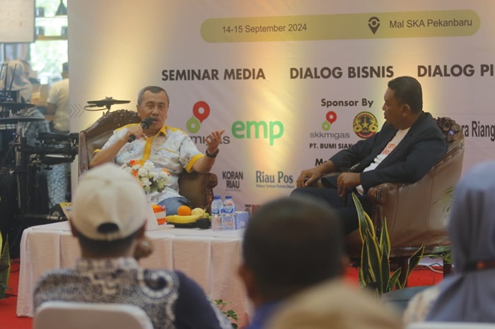 Sampaikan 15 Komitmen Kerja, Syamsuar Tampil Elegan di Media Expo SPS Riau