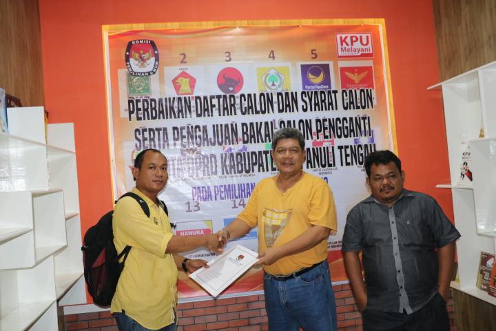 Serahkan Perbaikan, Bacaleg DPD Golkar Tapteng Berkualitas.