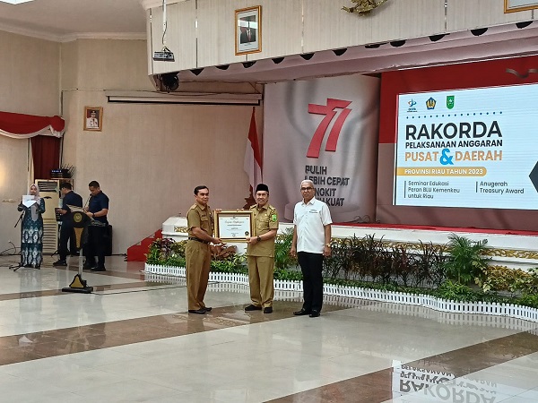 Meranti Terima Penghargaan Terbaik Kedua Pengelolaan DAK Fisik 2022