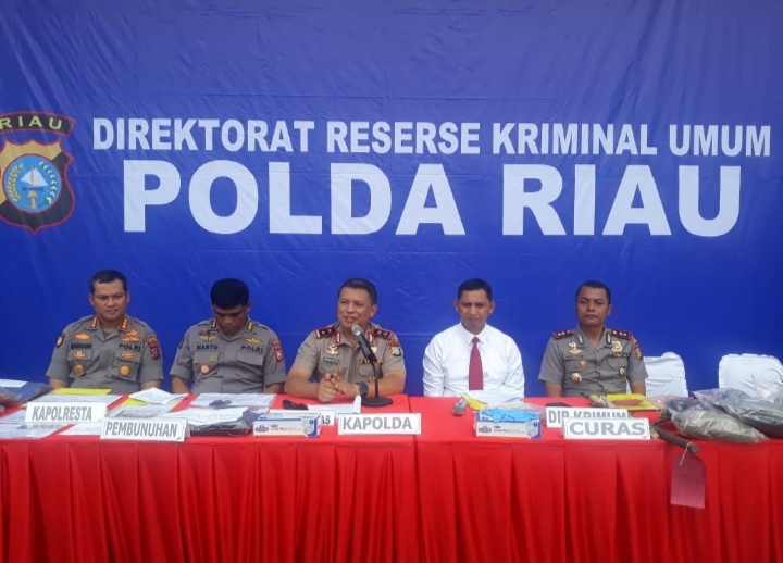 Polda Riau Ungkap Motif Pembunuhan Sadis Pengusaha Tepung.