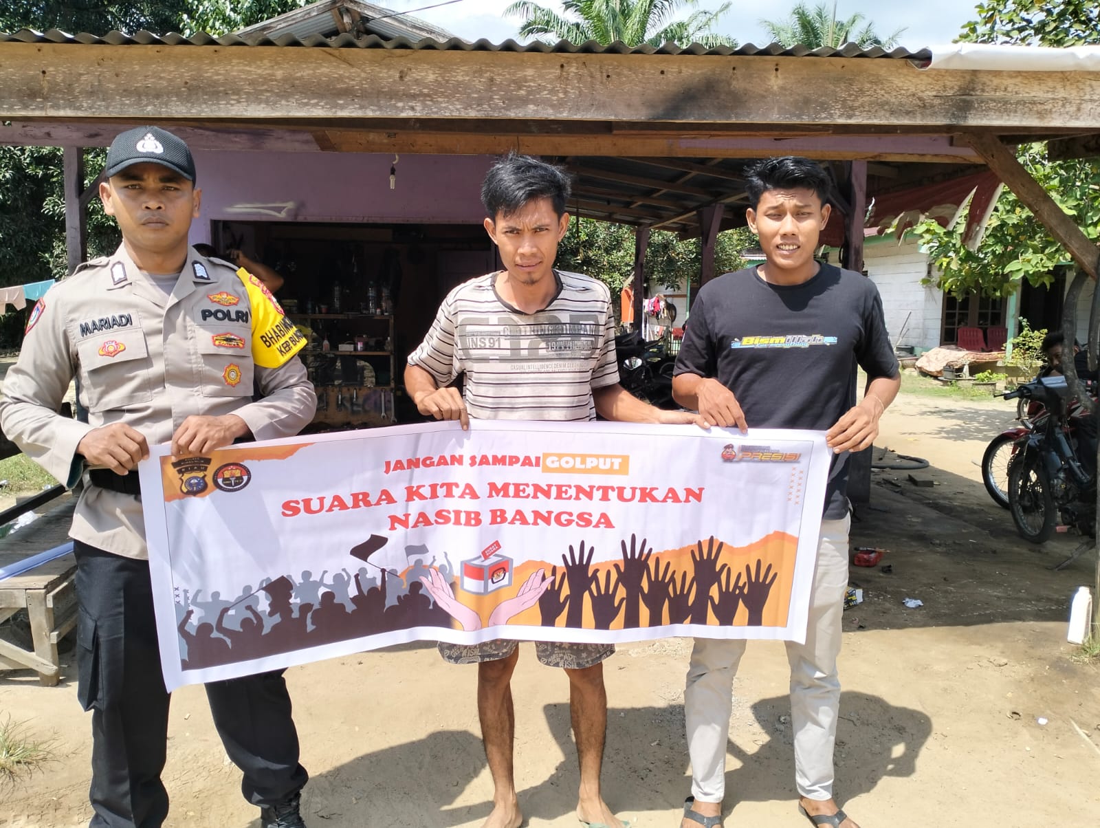 Jelang Pemilu Serentak, Polsek Simpang Kanan Himbau Warga Untuk Hadir Ke TPS
