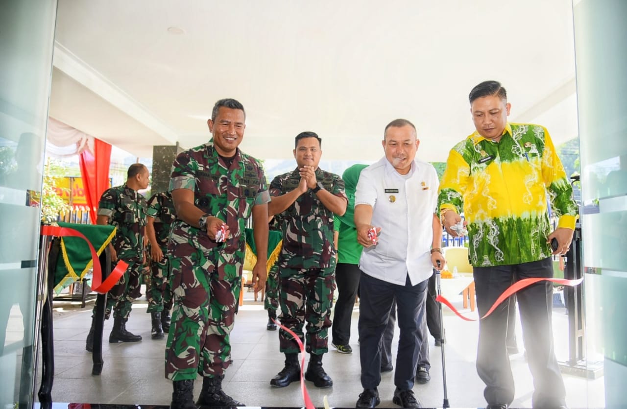 Dihadiri Sekdakab Tapteng, Danrem Resmikan Kantor Kodim 0211/ TT