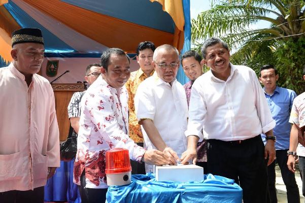 Di Tangan Andi Rachman, Provinsi Riau Bangkit dari Keterpurukan