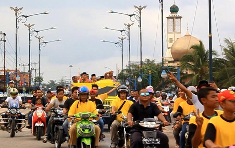 Usai Penetapan Oleh KPU, Suparman-Sukiman Konvoi Keliling Kota