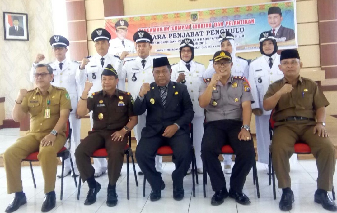 Enam Pejabat Penghulu Dilantik Plt Bupati Rohil