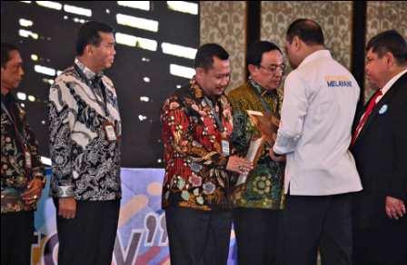 Terima Sakip 2018, Plt Bupati Himbau OPD Implementasikan SAKIP Efisiensi Anggaran.