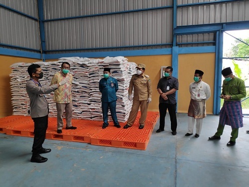 Kapolres Bersama Forkopimda Rohul Cek Gudang Beras, Pastikan Stock Aman 6 Bulan Kedepan.