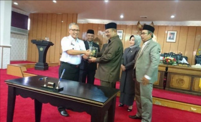 Bupati Sampaikan APBD Perubahan  Karimun 2019
