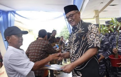 Peringati Hari Nusantara 2022 Pemkab Benteng Serahkan Bantuan Kemasyarakat Pesisir