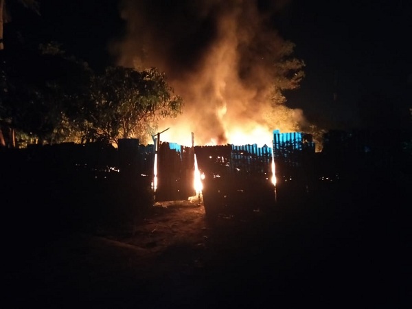 Kebakaran DiPondok Mutiara, Damkar Kerahkan 5 Unit Mobil  Pemadam 