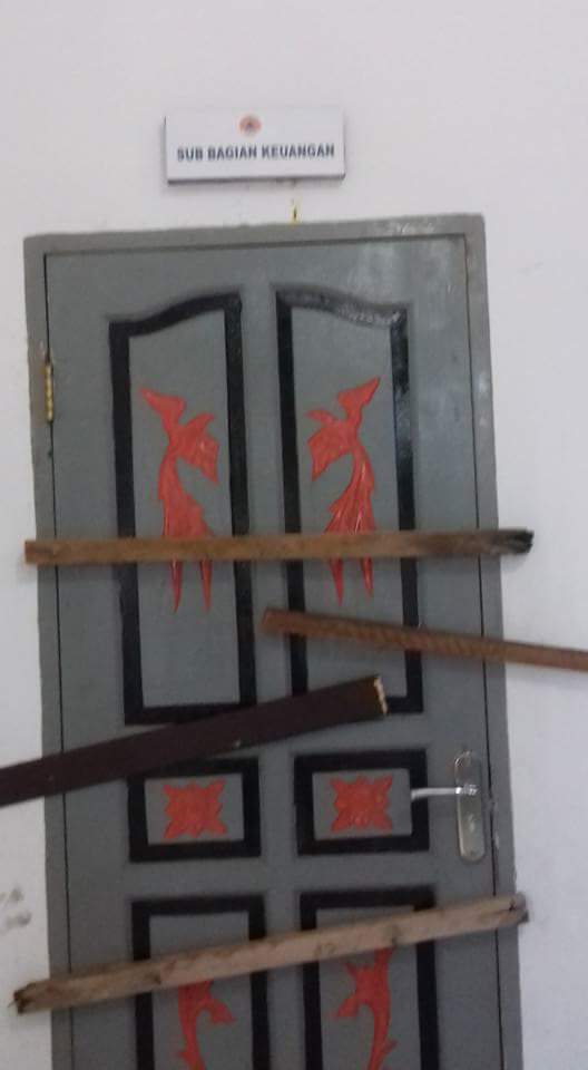 SPPD Belum di Bayar, Kasi Unit Darurat BPBD Palang Ruangan Kaban Dan Sub Bagian Keuangan