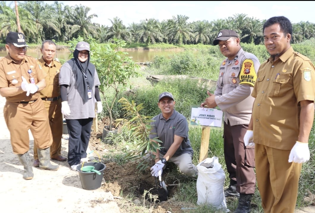 Peringati Hari Lingkungan Hidup EMP Energi Riau Tanam Pohon Produktif