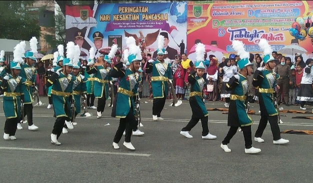 Festival Drumband Meriahkan HUT Rohil ke 20